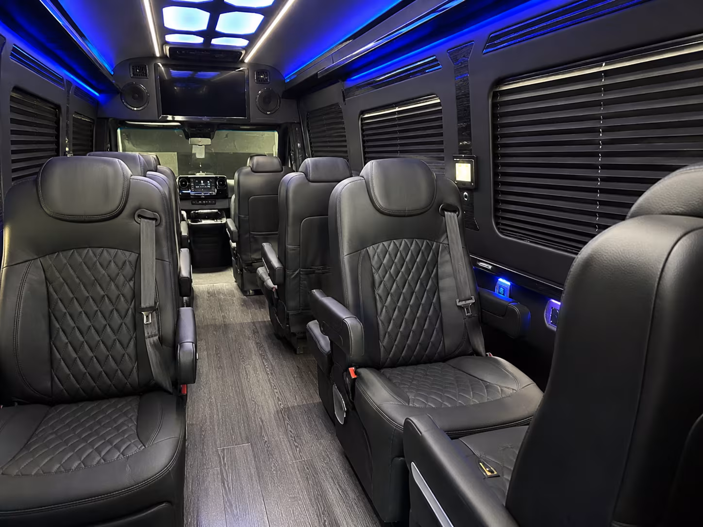 easily book transportation for your next airport transfer 4