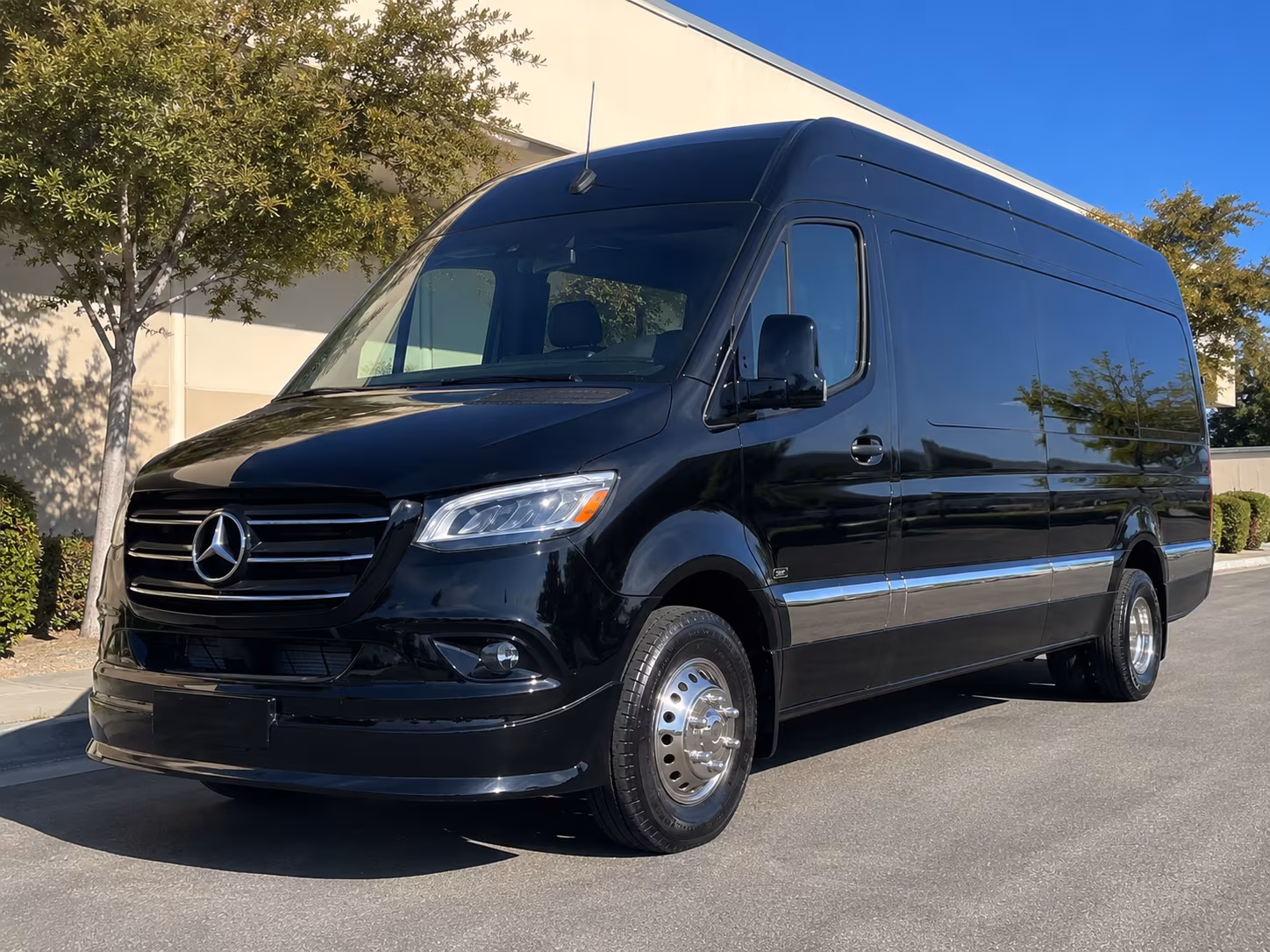 easily book transportation for your next bachelor or bachelorette party 1