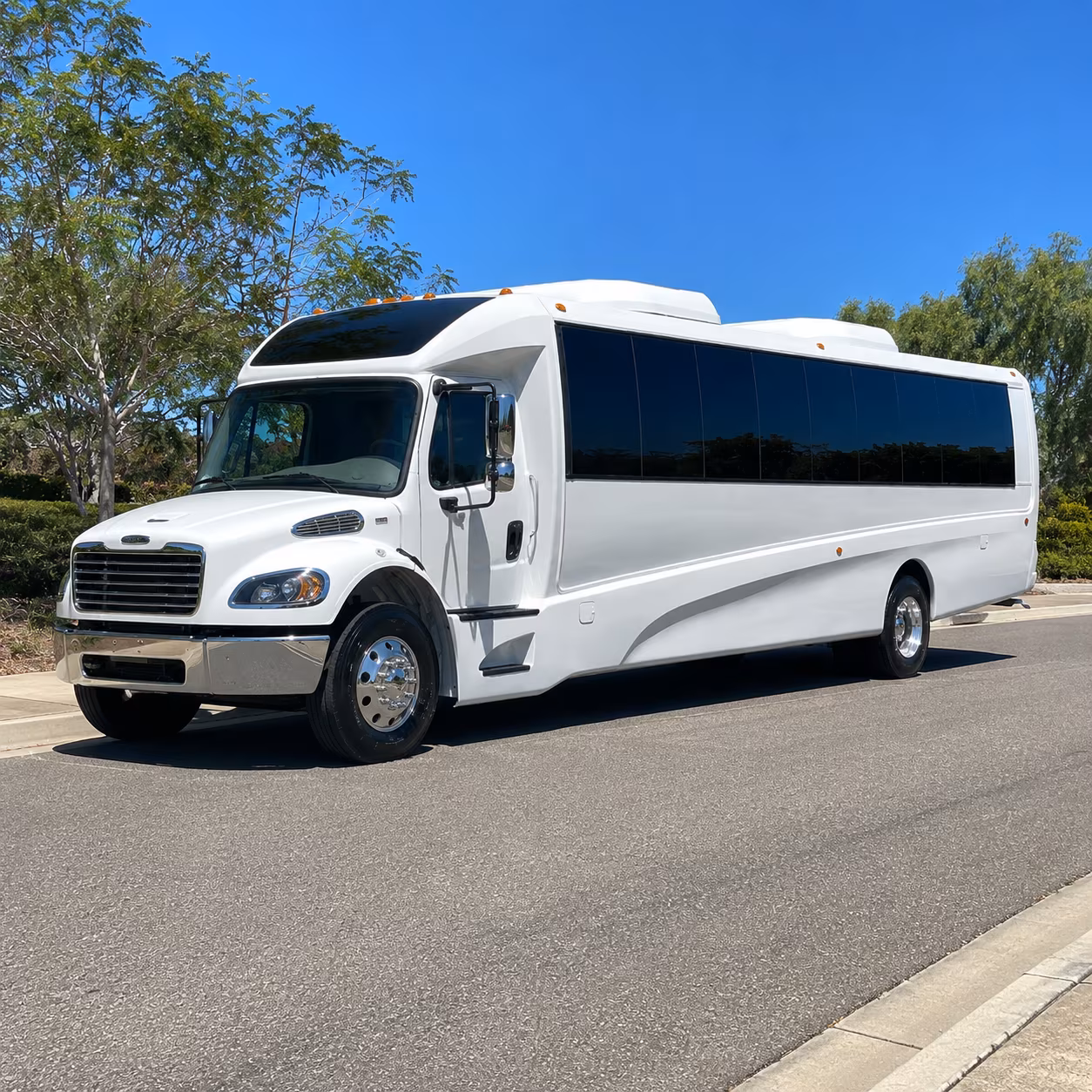 yuma 18 passenger minibus