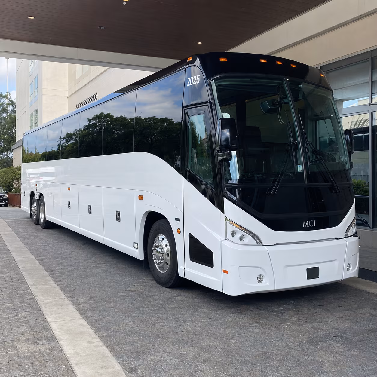 yuma 54 passenger charter bus